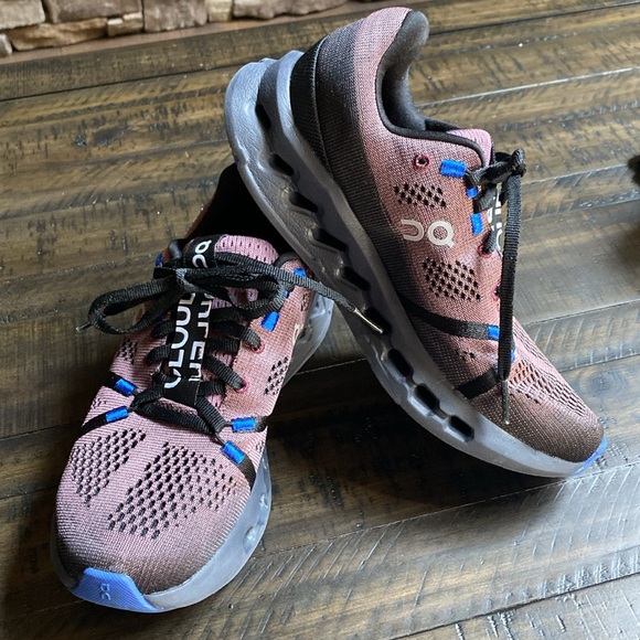 On Running Cloudsurfer Women in Dark Purple and Black Size 7 Preowned Ultra Soft - Picture 6 of 9